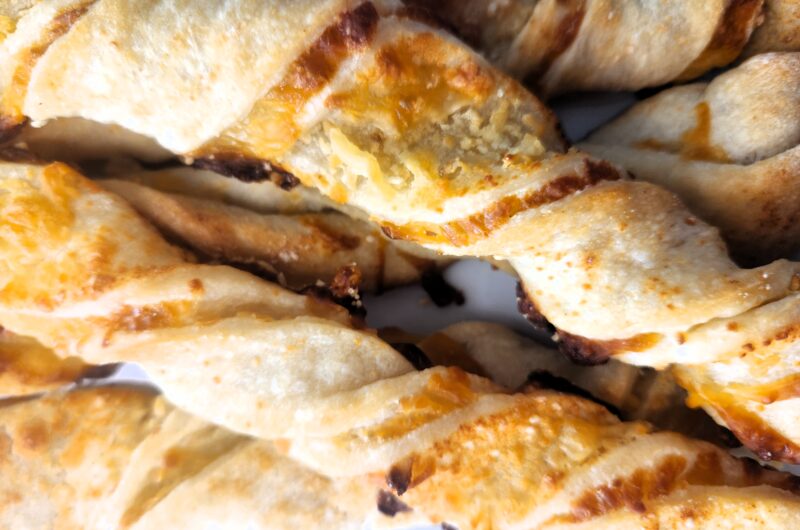 Easy Cheesy Garlic Twists