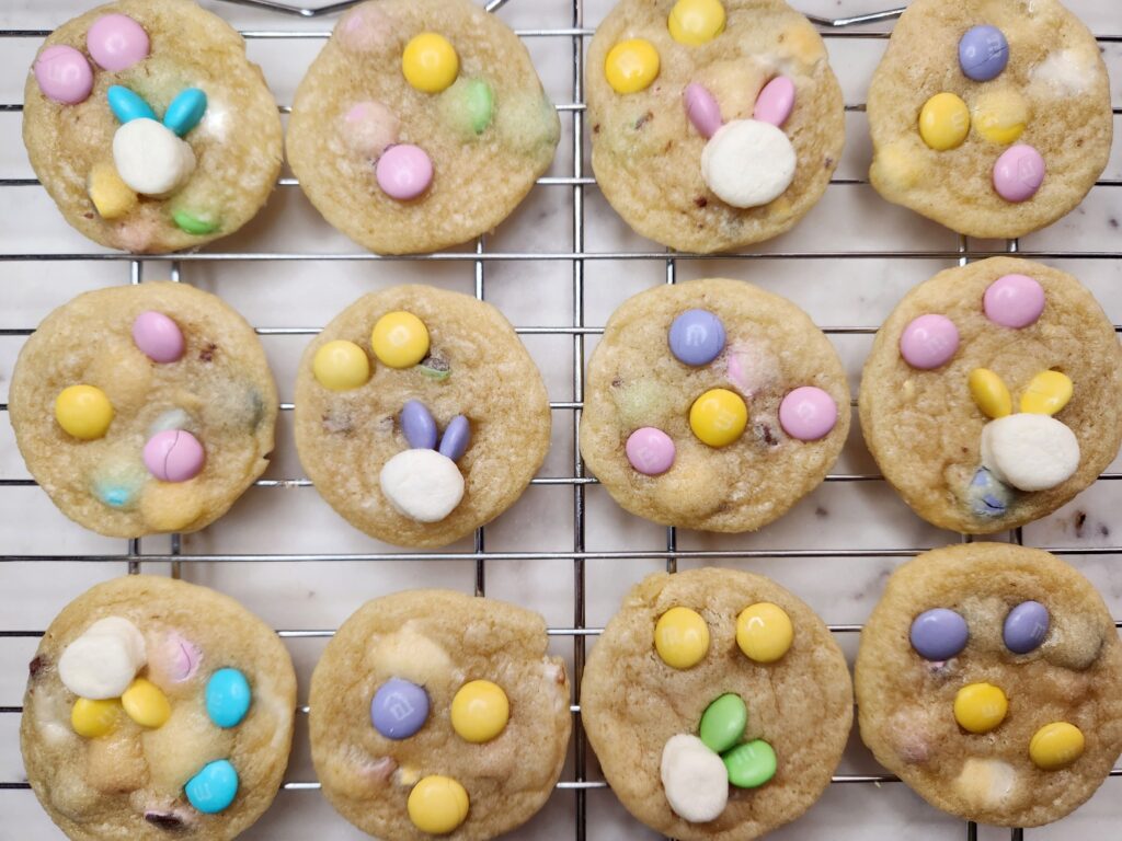Easter Bunny Cookies ready to eat